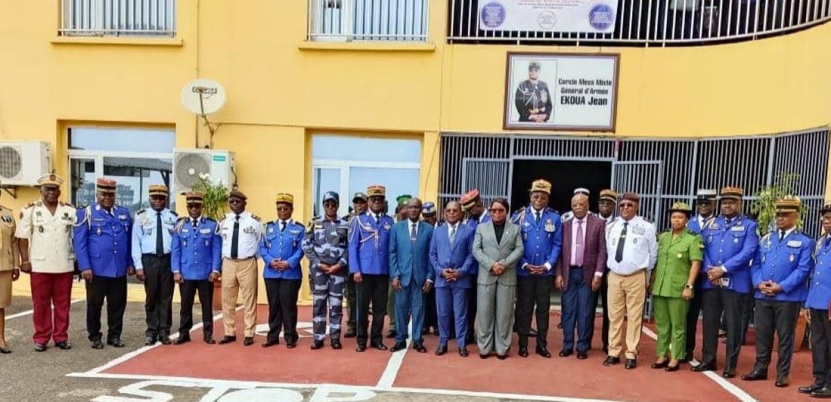 Officiers de la Gendarmerie nationale gabonaise réunis en conférence à Libreville