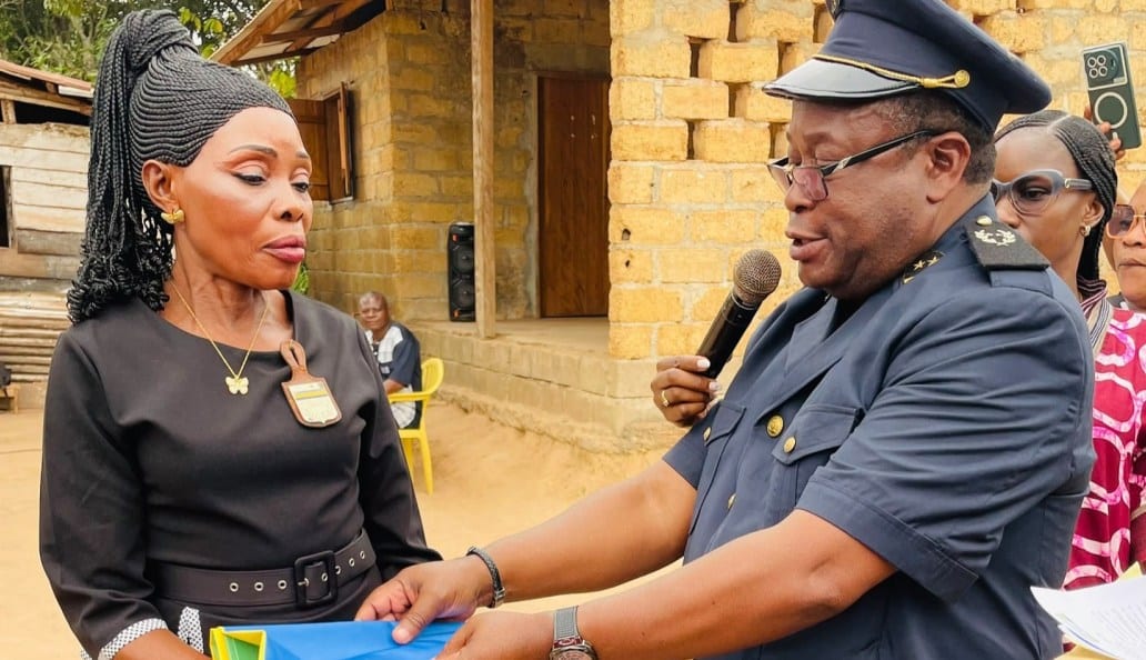 Illustration d'une cérémonie d'installation d'un chef de village dans une localité rurale du Gabon