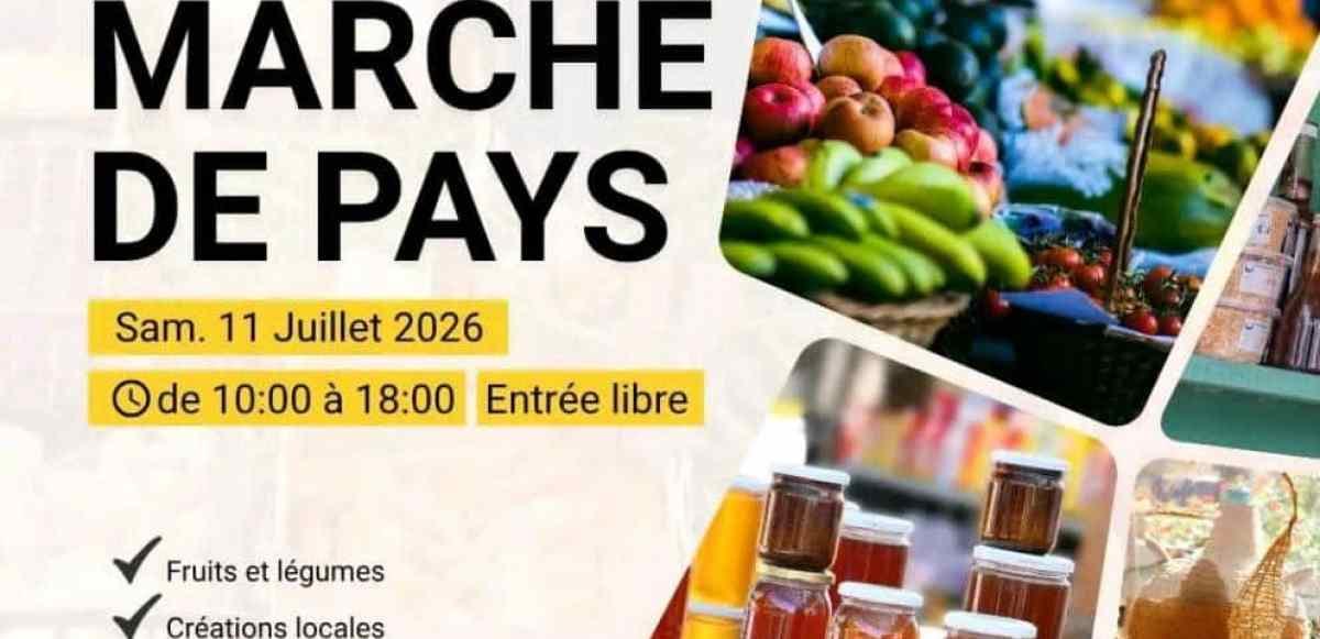 Étal de produits artisanaux et du terroir lors d'un marché en plein air à Libreville