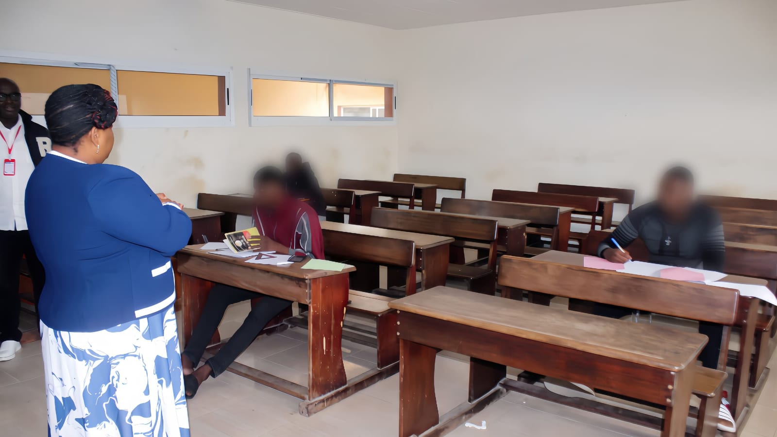 Visite ministérielle à la prison centrale de Libreville pour l'organisation du baccalauréat des détenus