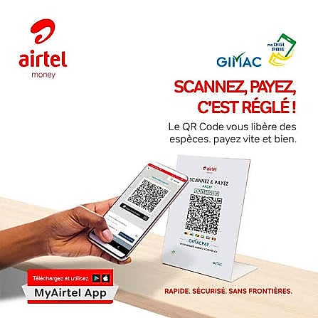Smartphone avec une application de paiement électronique en main