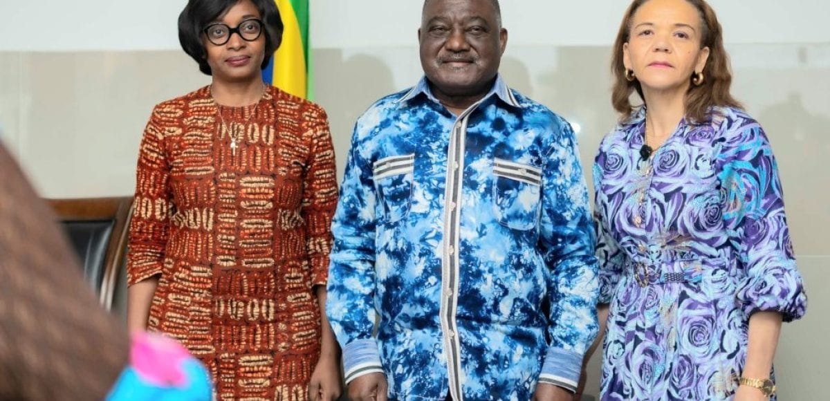 Cérémonie d'installation officielle d'un responsable de la santé au Gabon