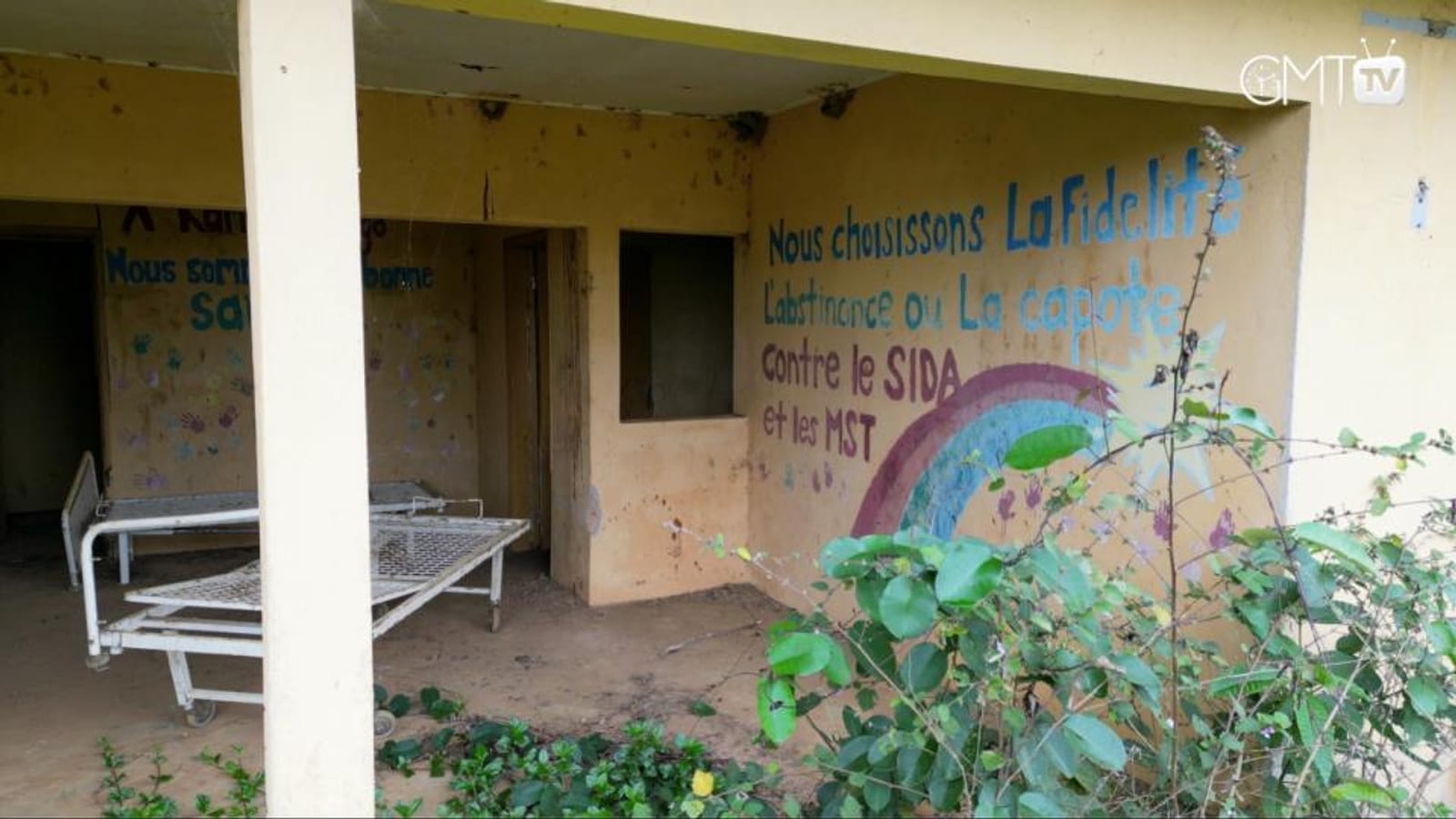 Chantier de construction d'un centre médical à Akanda, au Gabon
