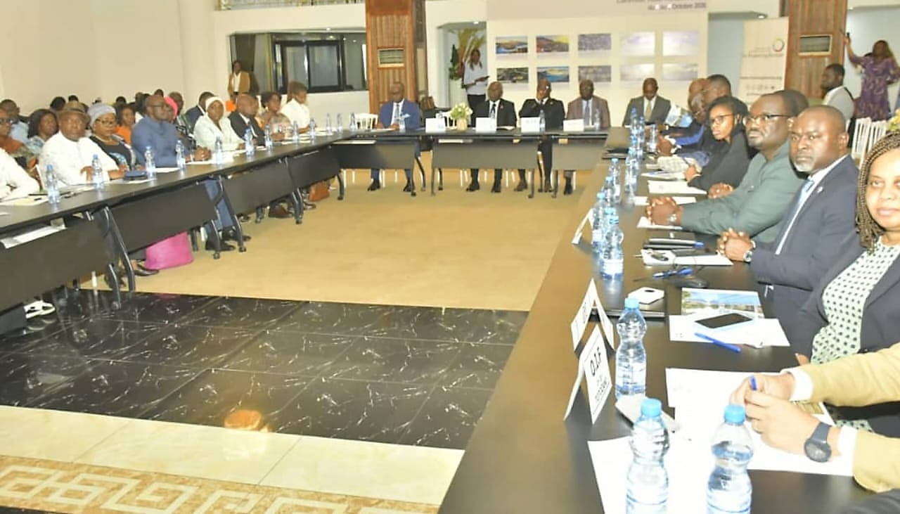 Agents de la médiature gabonaise en formation.