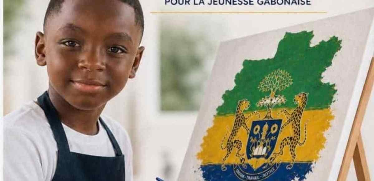 Enfants participant à une activité autour du drapeau gabonais