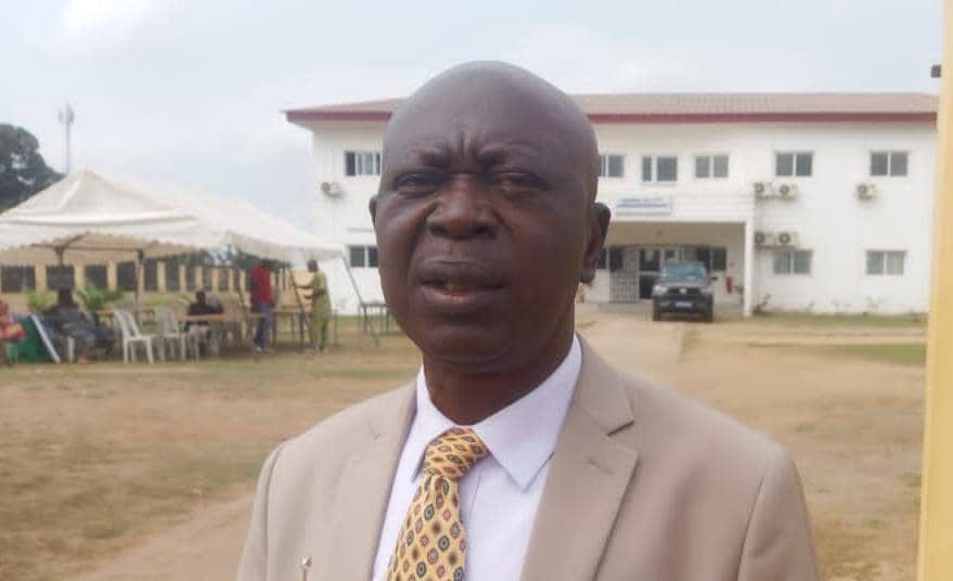 Poissons frais exposés à la vente sur un marché
