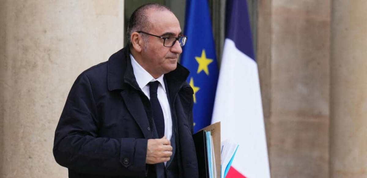Hémicycle d'une assemblée parlementaire pendant une séance