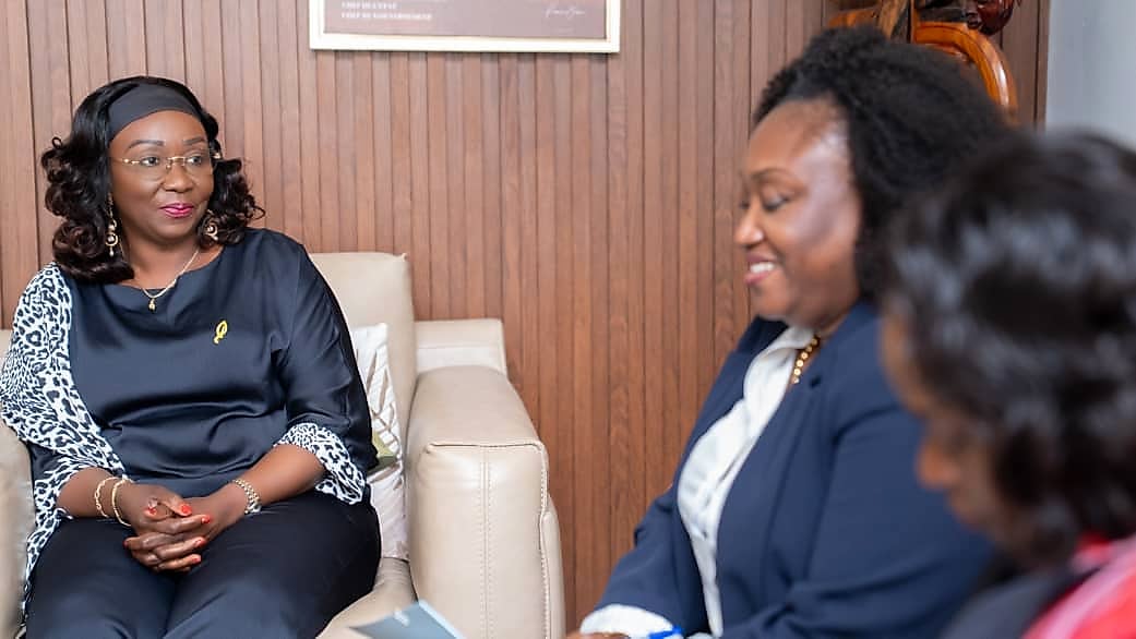 La ministre du Tourisme Durable et de l'Artisanat du Gabon en entretien officiel.