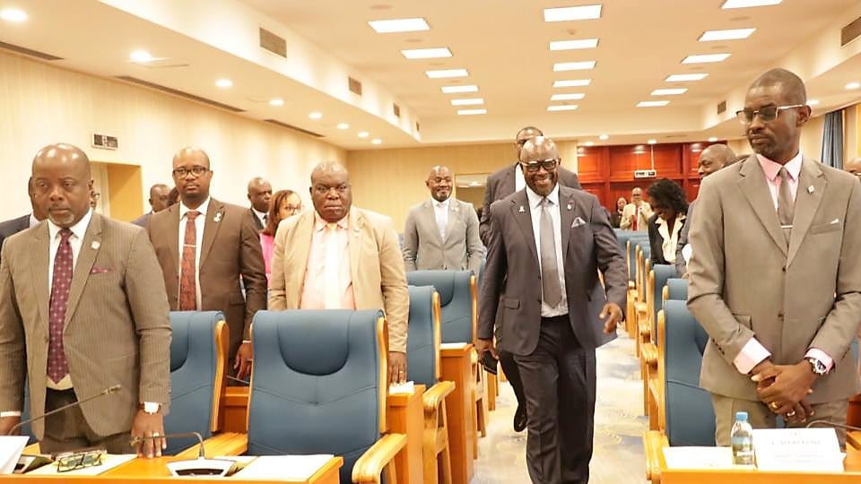 Façade de l'Assemblée nationale du Gabon au Palais Léon Mba à Libreville.