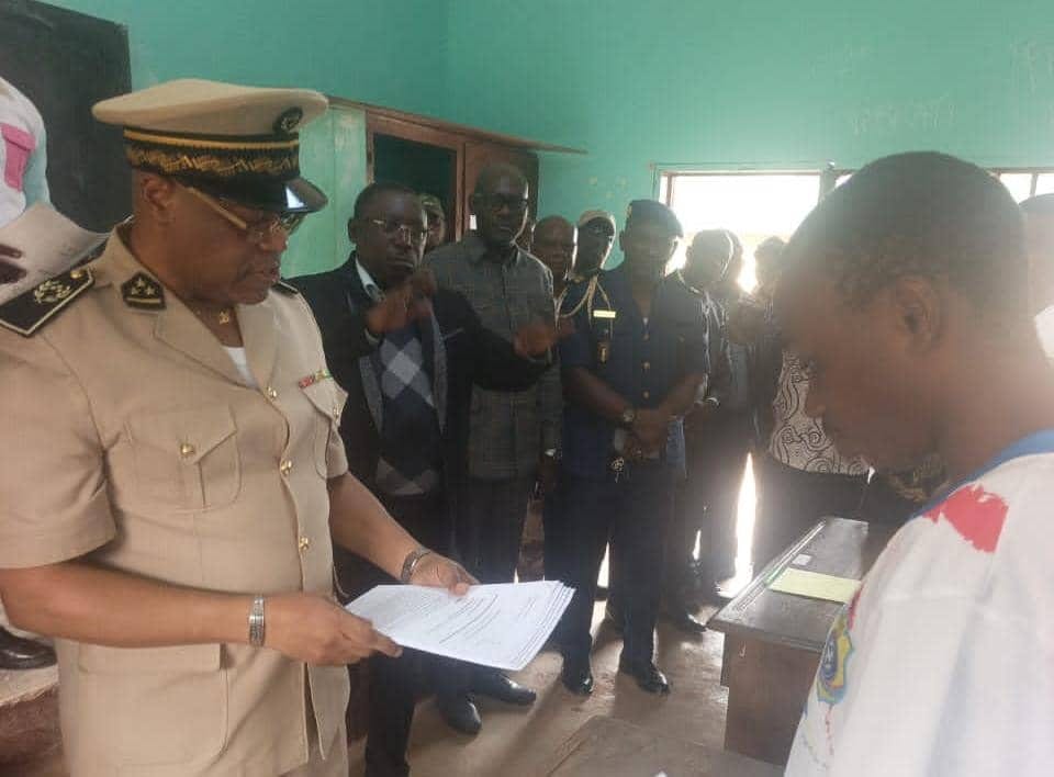 Salle d'examen du lycée Arsène Bounguendza à Lastourville lors du lancement du baccalauréat 2026.