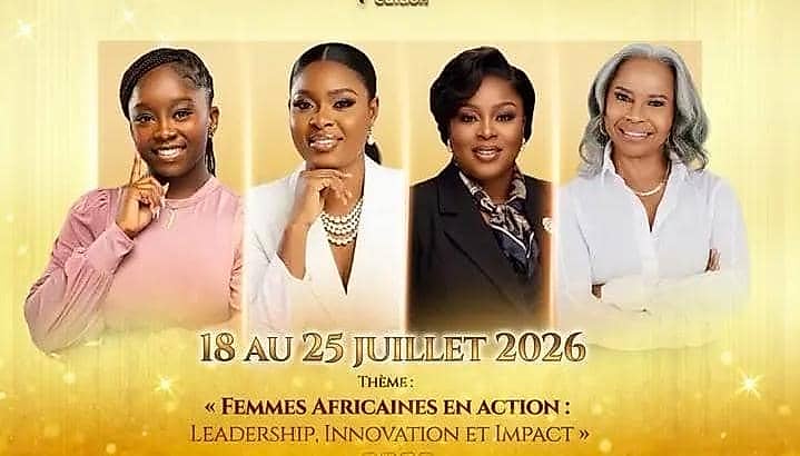 Cérémonie associative dans une salle décorée pour un anniversaire à Libreville