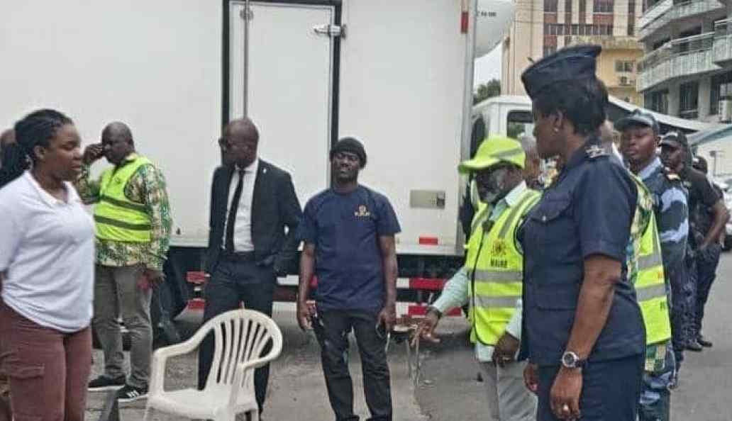 Avenue de Libreville en cours d'aménagement pour les festivités nationales