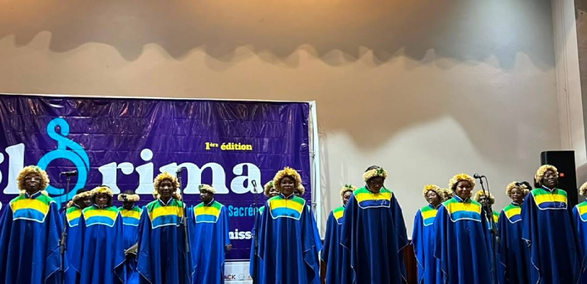 Chorale de gospel chantant lors d'une présélection du concours Glorima