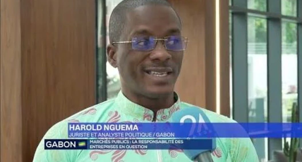 Chantier de construction avec ouvriers au Gabon