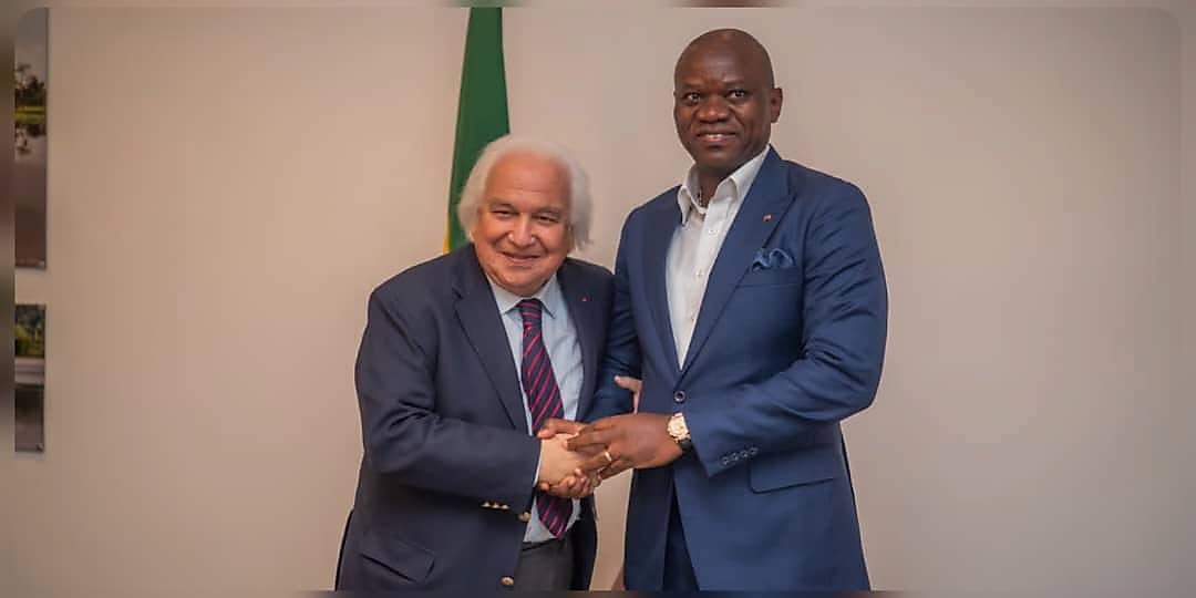 Portrait officiel du président gabonais Brice Clotaire Oligui Nguema