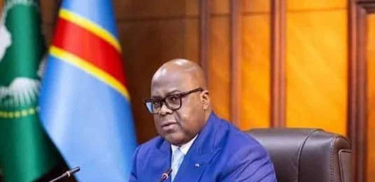 Bâtiment institutionnel à Kinshasa accueillant des réunions gouvernementales