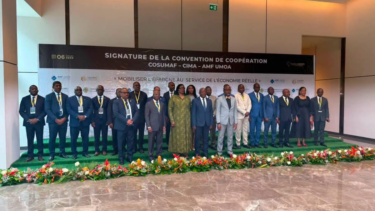 Cérémonie de signature d'une convention entre régulateurs financiers à Libreville