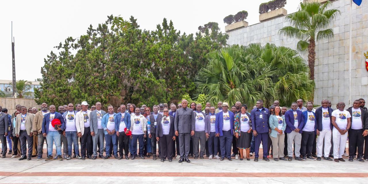 Délégation de forces vives de l'Ogooué-Maritime reçue par le président gabonais au Palais de la Présidence