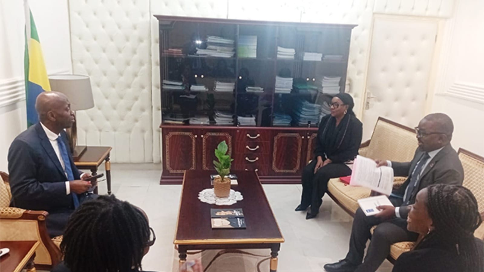 Rencontre institutionnelle entre responsables gabonais et représentante du PNUD sur la justice