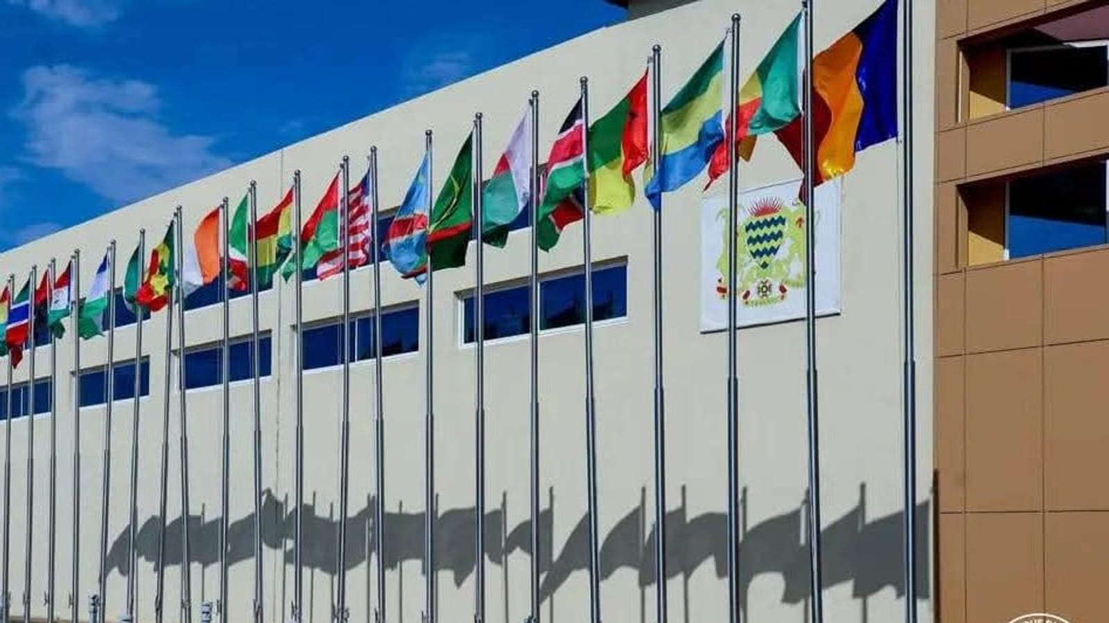 Délégués réunis en séance plénière lors d'un forum international sur l'eau
