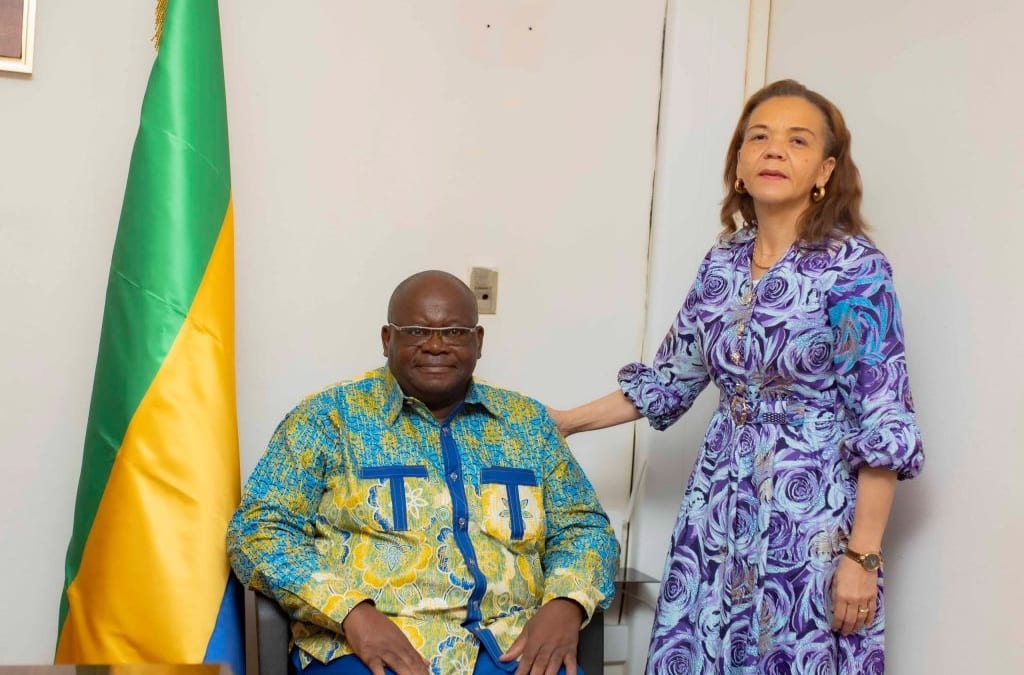 Vue extérieure d'un bâtiment hospitalier public au Gabon