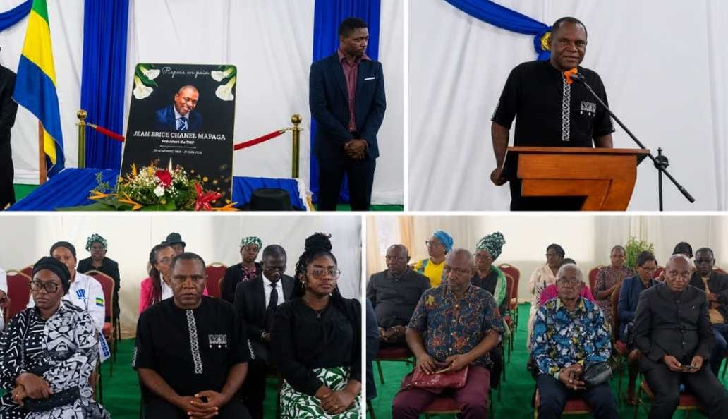 Cérémonie d'hommage solennelle dans un siège de parti à Libreville