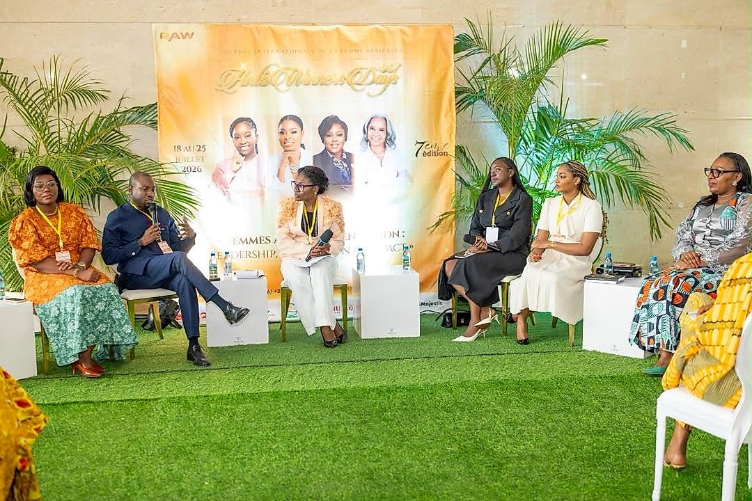 Femmes réunies lors de la cérémonie d'ouverture des Antô Winners Days à Libreville