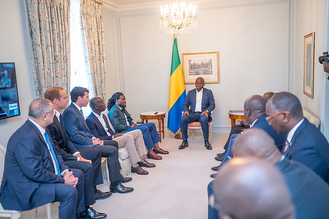 Le Chef de l'État gabonais en audience avec une délégation internationale au Palais présidentiel