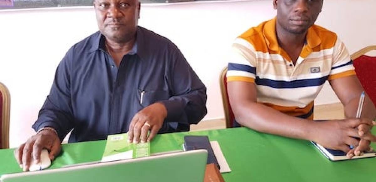 Stade rempli de spectateurs lors d'un match de football au Gabon