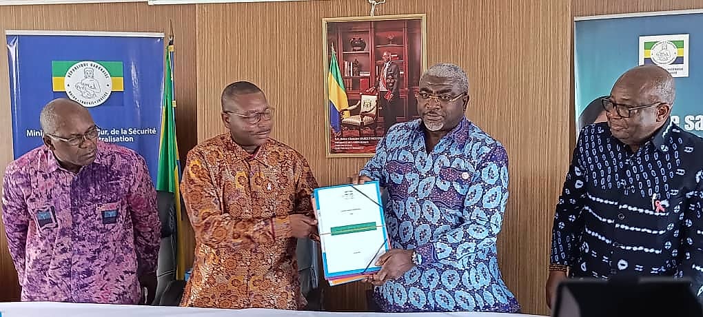 Portrait officiel d’Edgard Moukoumbi, nouveau ministre de l’Intérieur du Gabon.