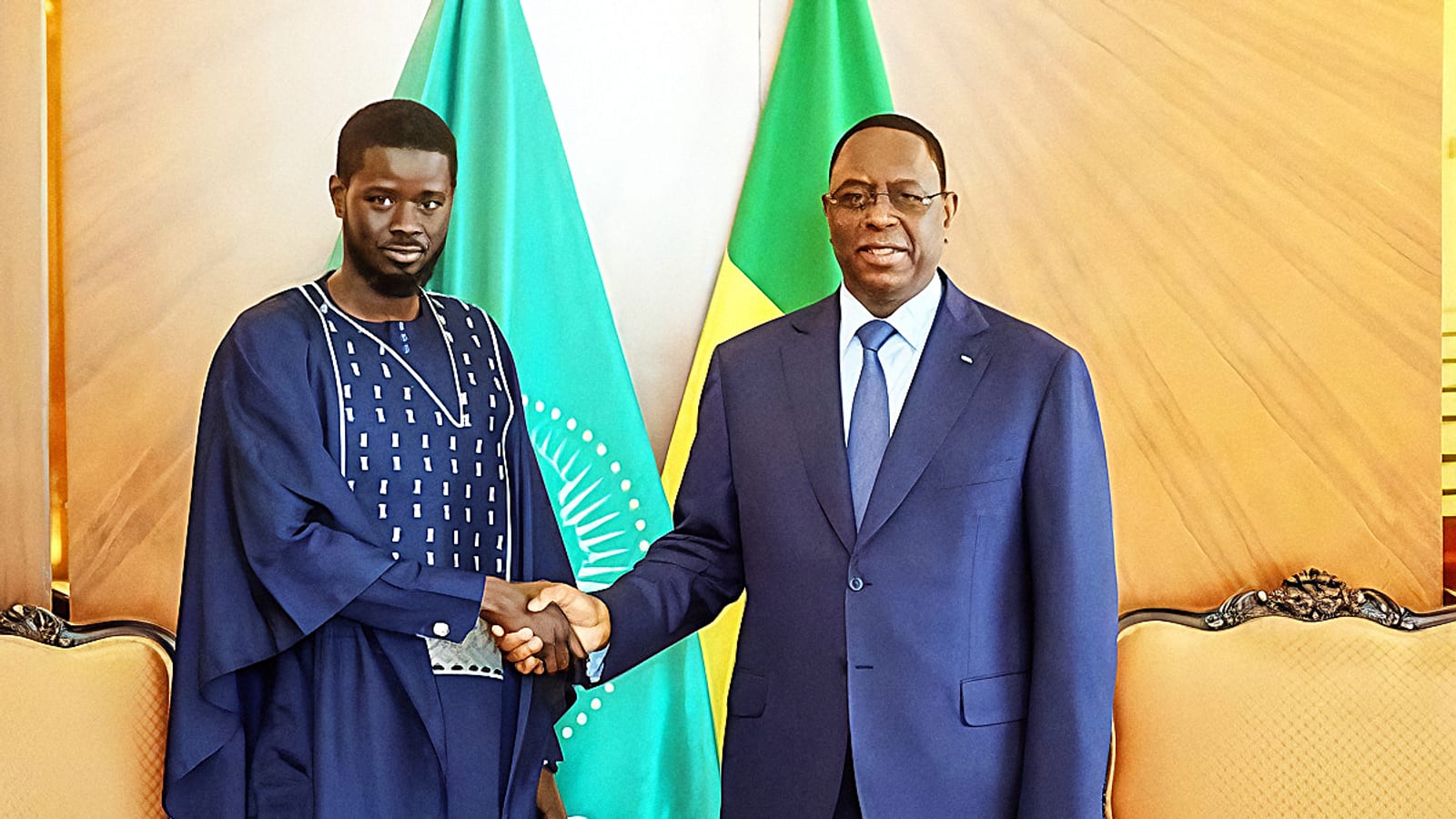 Macky Sall et Bassirou Diomaye Faye côte à côte lors d'un événement officiel