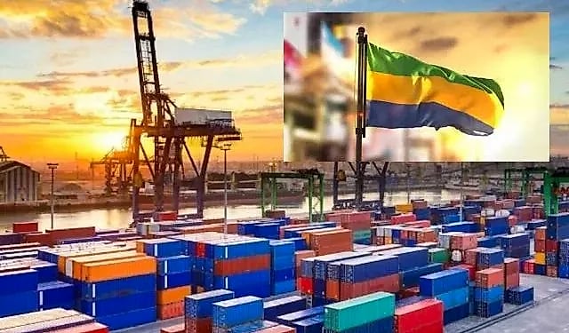 Conteneurs de marchandises dans un port gabonais, illustration du commerce intra-africain