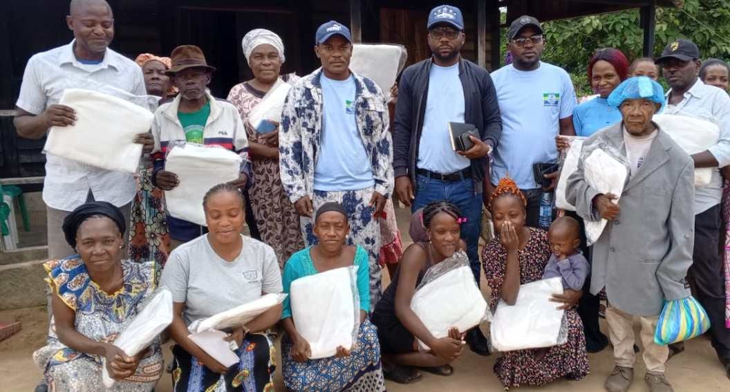 Compétition sportive en extérieur dans un village de la province de l'Ogooué-Ivindo