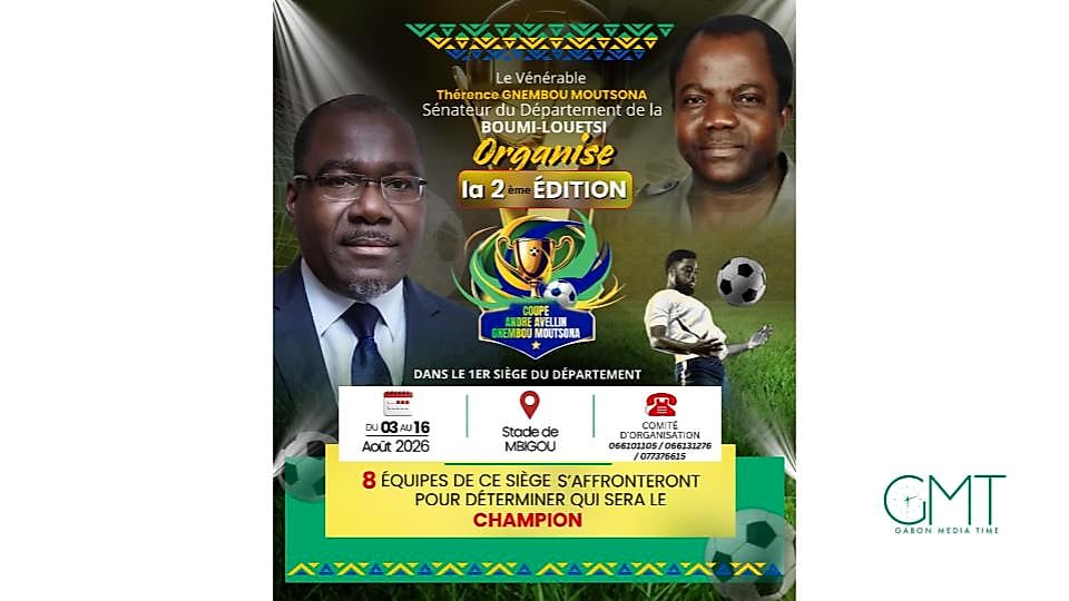 Terrain de football dans une commune gabonaise du Sud