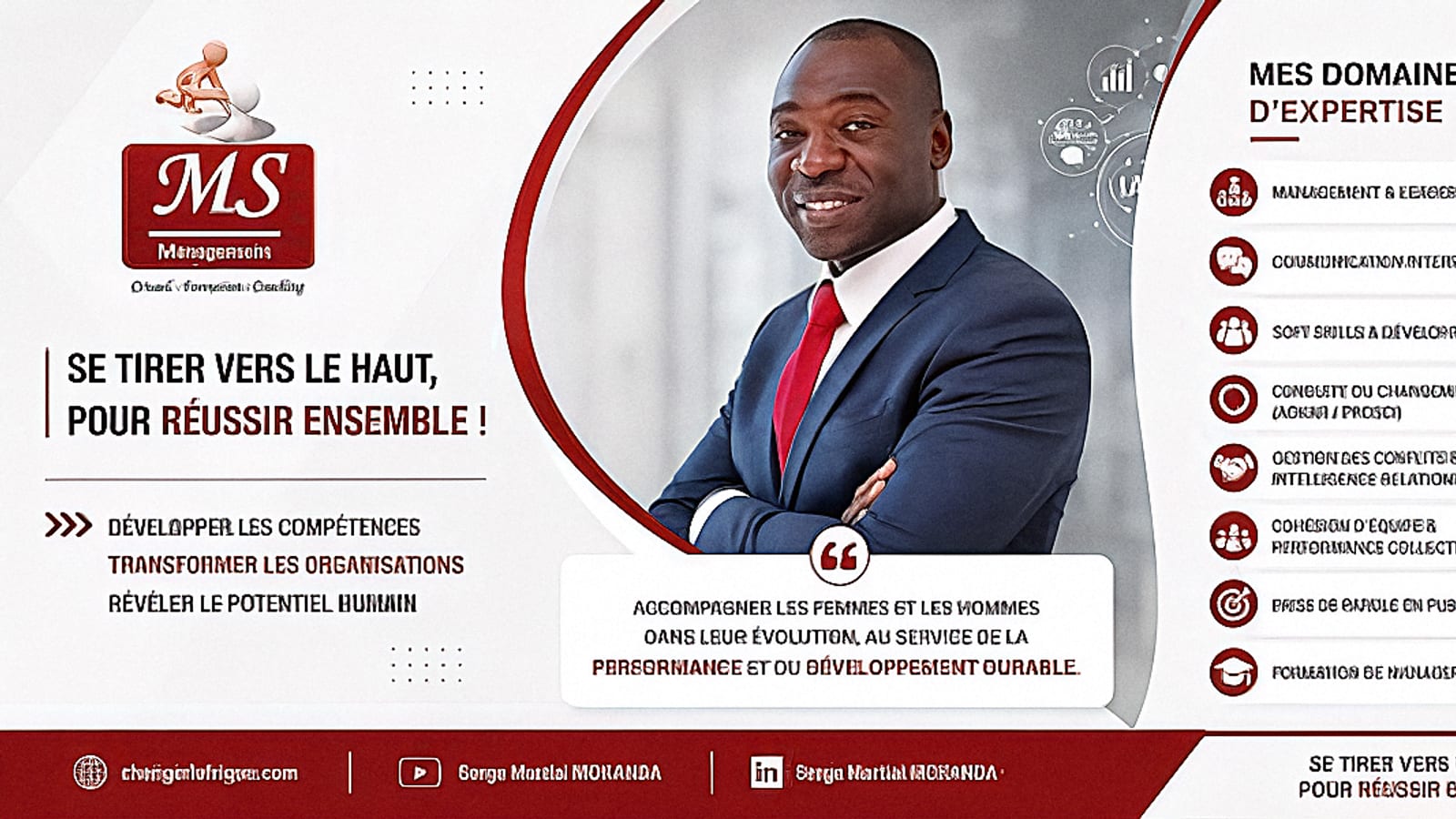 Cadre gabonais s'adressant à son équipe lors d'une réunion de travail