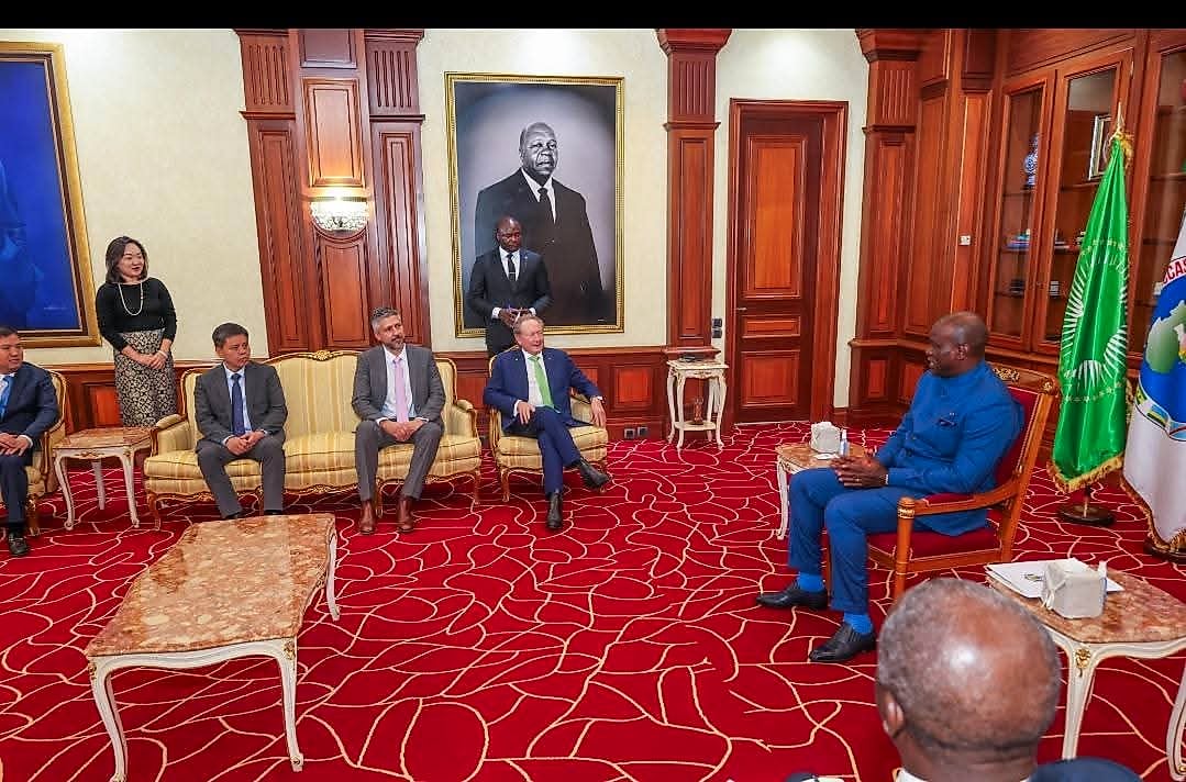 Rencontre officielle entre le président gabonais et les dirigeants du groupe minier Fortescue.