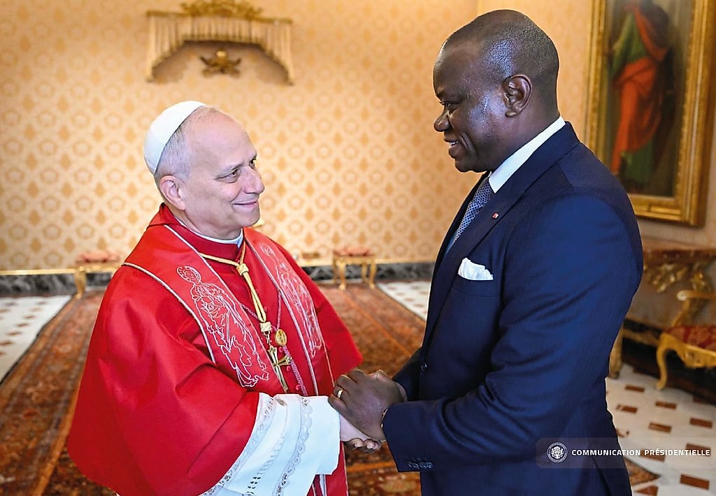 Portrait officiel du président gabonais Brice Clotaire Oligui Nguema.
