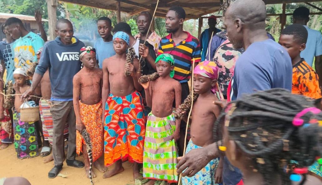 Ruelle d'un quartier d'Okondja dans la province du Haut-Ogooué