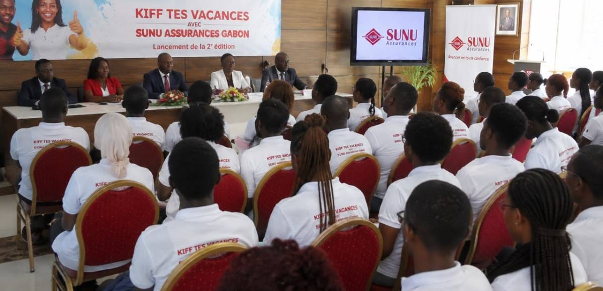 Jeunes participants à un programme d'employabilité pendant les vacances à Libreville