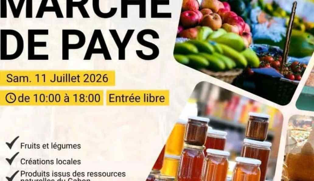 Étals de produits locaux et objets artisanaux exposés en plein air