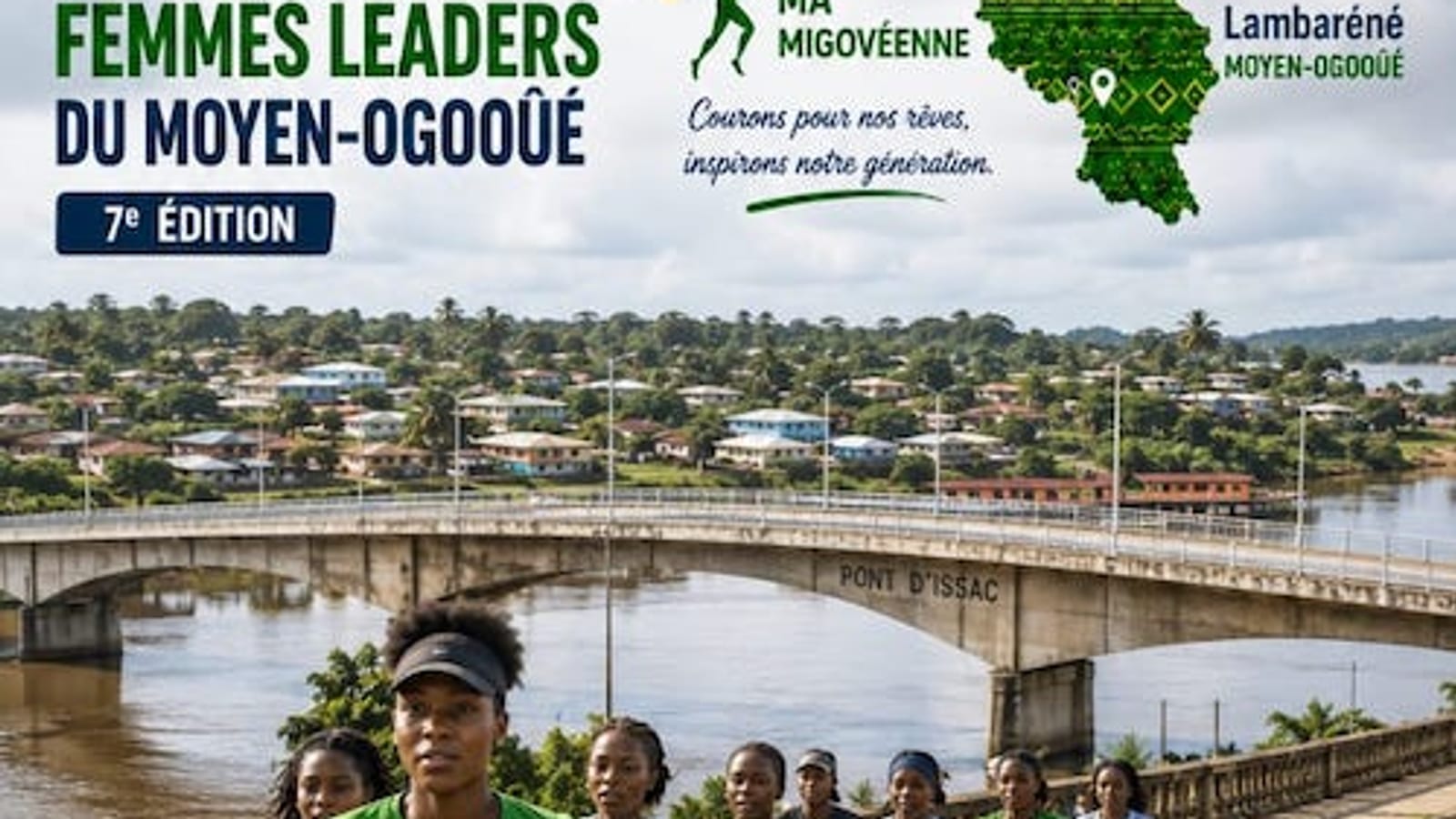 Groupe de femmes au départ d'une course à pied dans une rue de Lambaréné