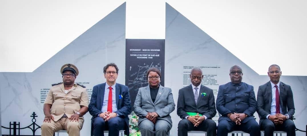 Cérémonie d'inauguration d'un monument mémoriel appelé mur du Souvenir à Libreville, au Gabon