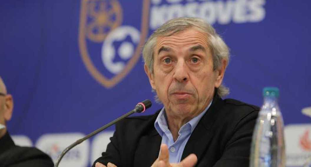 Alain Giresse, ancien sélectionneur des Panthères du Gabon, en bord de terrain