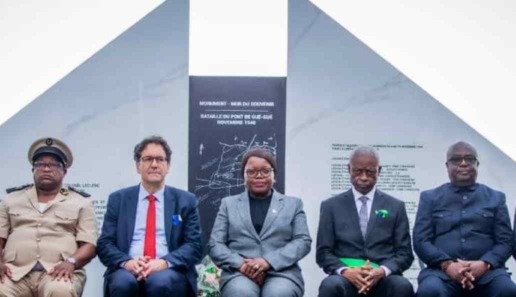 Cérémonie d'inauguration d'un mur mémorial au pont de Gué-Gué à Libreville