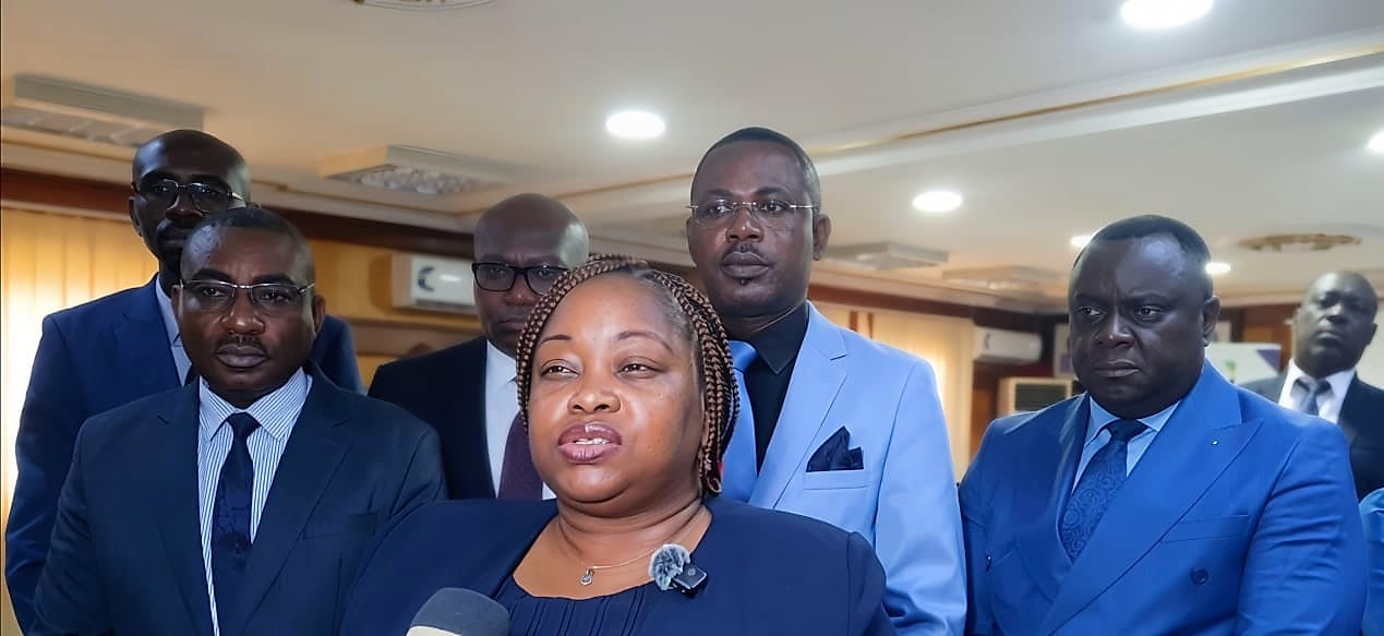 Réunion de travail au ministère de l'Éducation nationale à Libreville