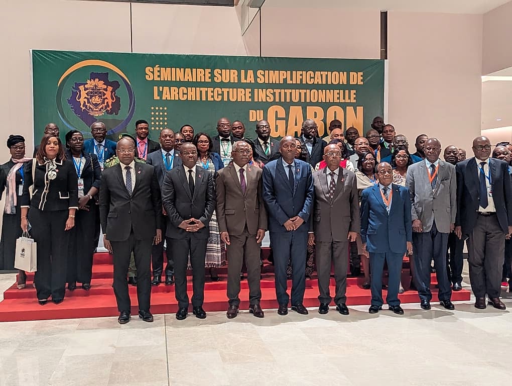 Salle de conférence du Palais des Congrès Omar Bongo Ondimba lors du séminaire sur la simplification de l'architecture institutionnelle.