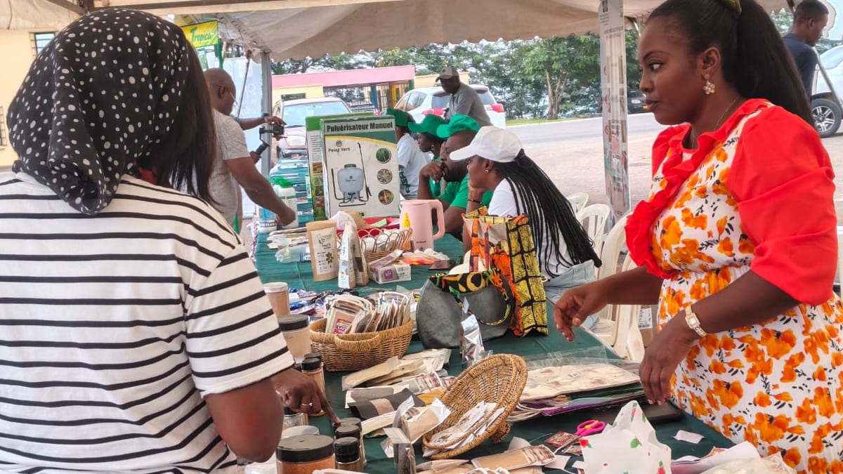 Exposition de produits agricoles lors d'un salon au Gabon