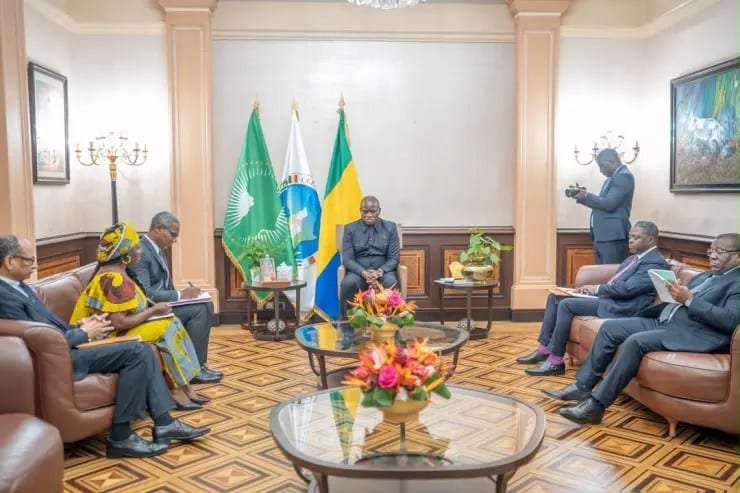 Bâtiment officiel gabonais évoquant une audience présidentielle