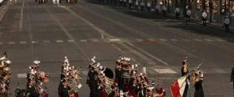 Défilé militaire sur les Champs-Élysées à Paris pour la fête nationale française