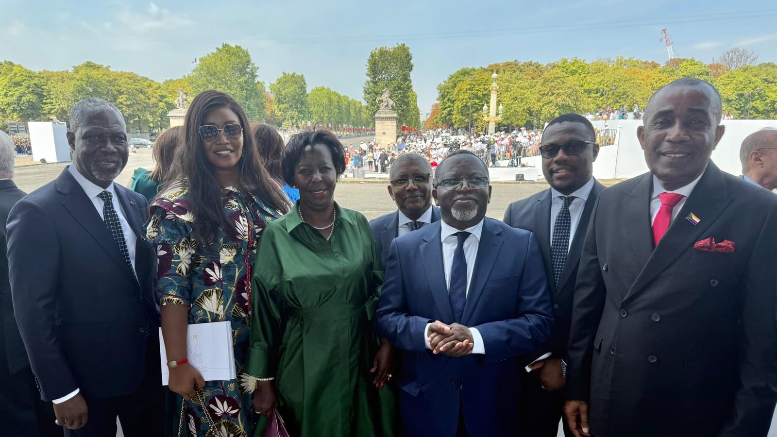 Cérémonie officielle du 14 Juillet à Paris avec tribune diplomatique
